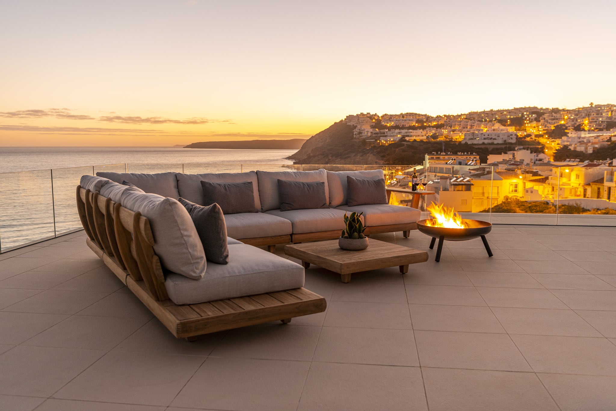 SORRENTO END/TABLE SEAT